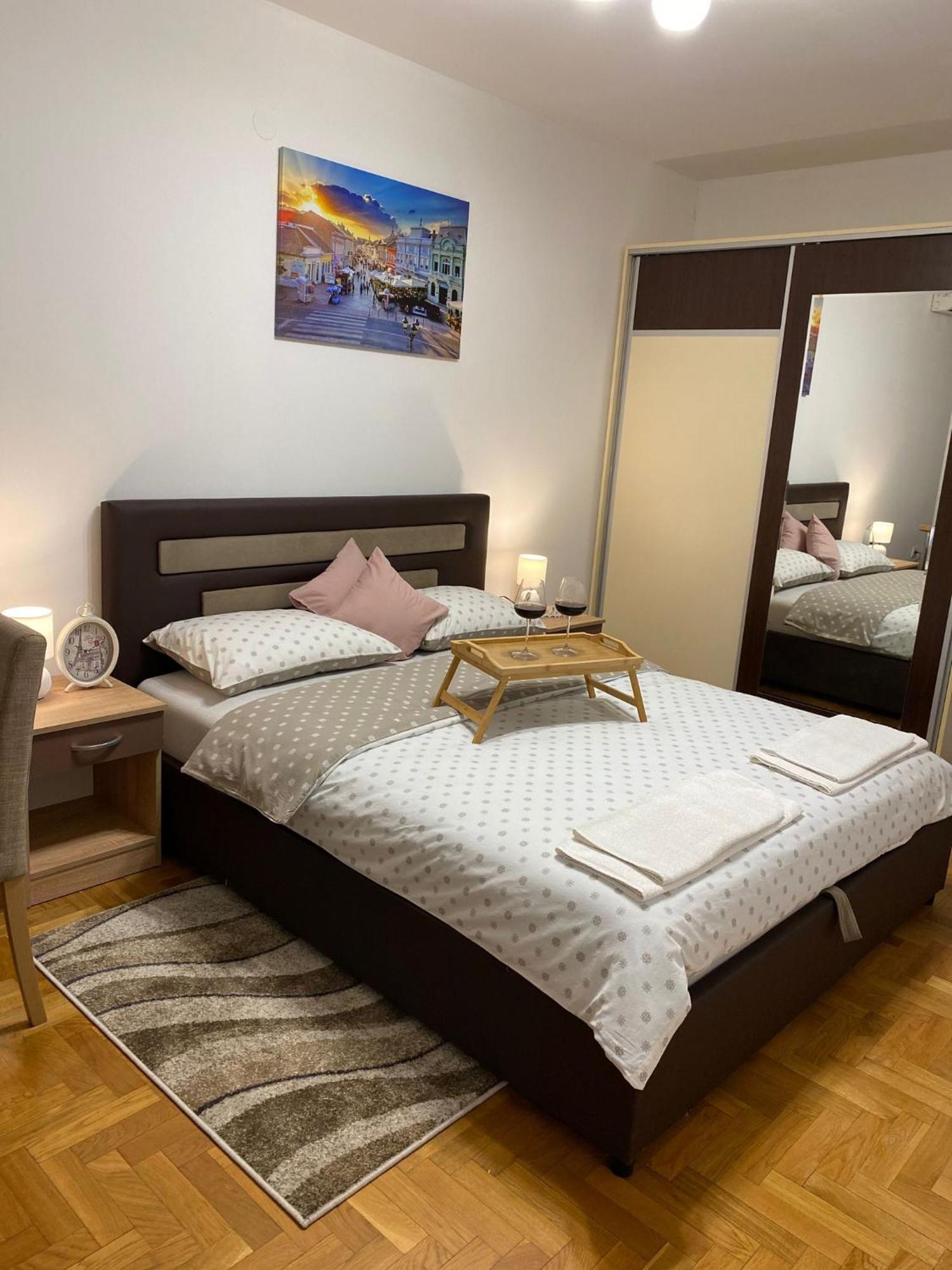 Apartman Ns Dan Centar Нови-Сад Экстерьер фото